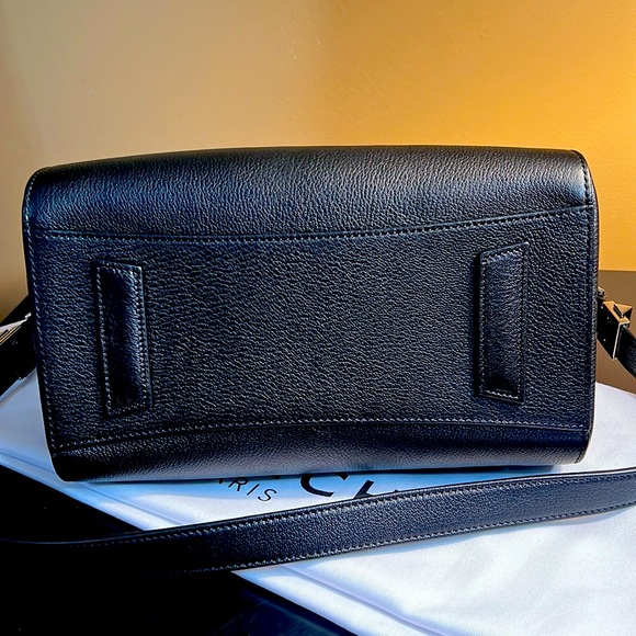 🔥 Givenchy Small Antigona Bag - Picture 5 of 9